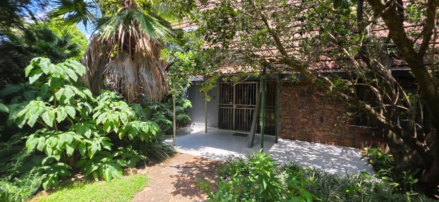 6 Bedroom Property for Sale in Wilkeville North West